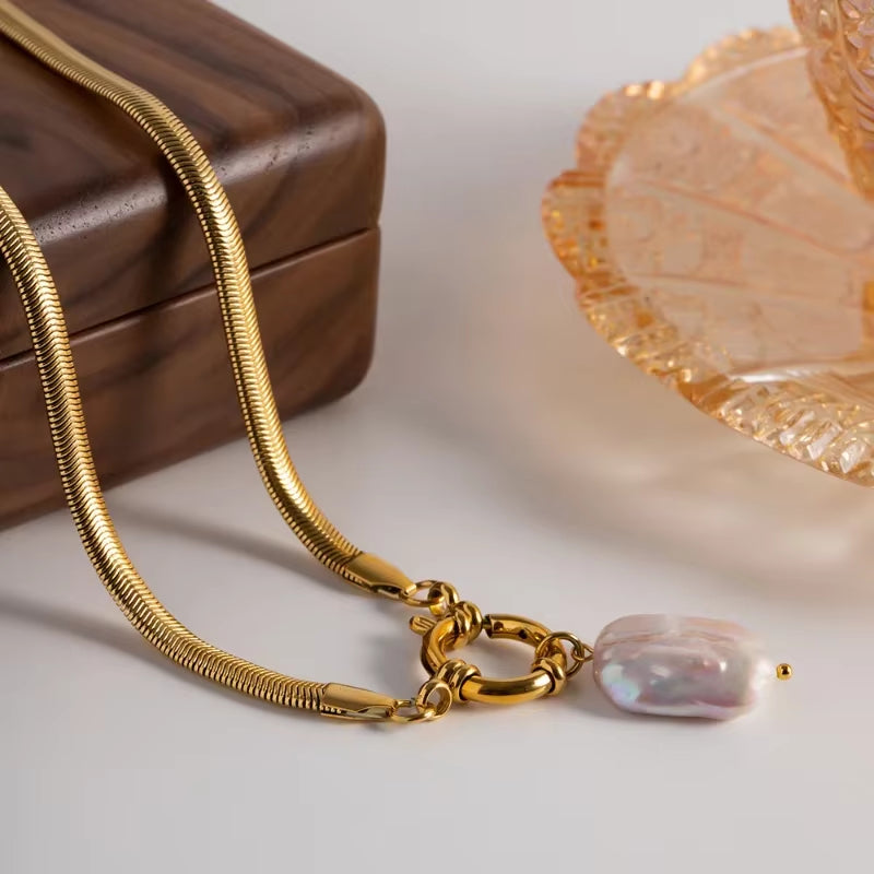 Waterproof Big Freshwater Pearl Pendant Necklaces Women Gold PVD Plated Titanium Steel Wide Flat Herribone Necklace